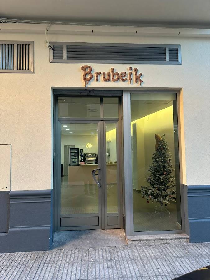 Brubeik: Alzira Cheesecakes, Cookies, Matcha y Café Especial