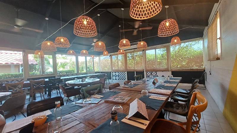 Blue House Restaurant (solo clientes bravo playa)