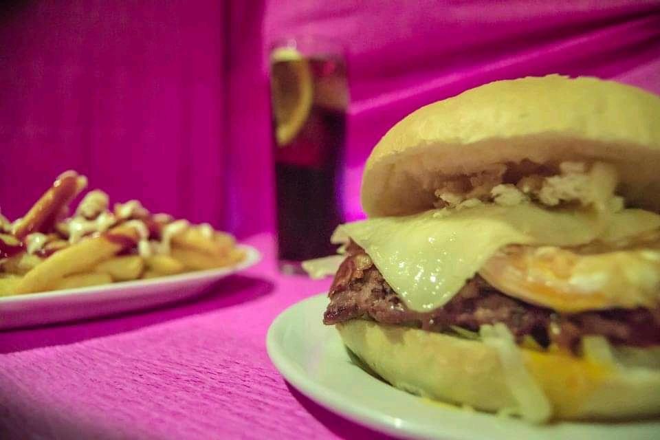 Bar, Burguer Pink - restaurante en Alzira, Valencia, España