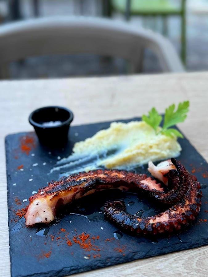 Taperia cocteleria LINA - restaurante en La Ràpita, Tarragona, España