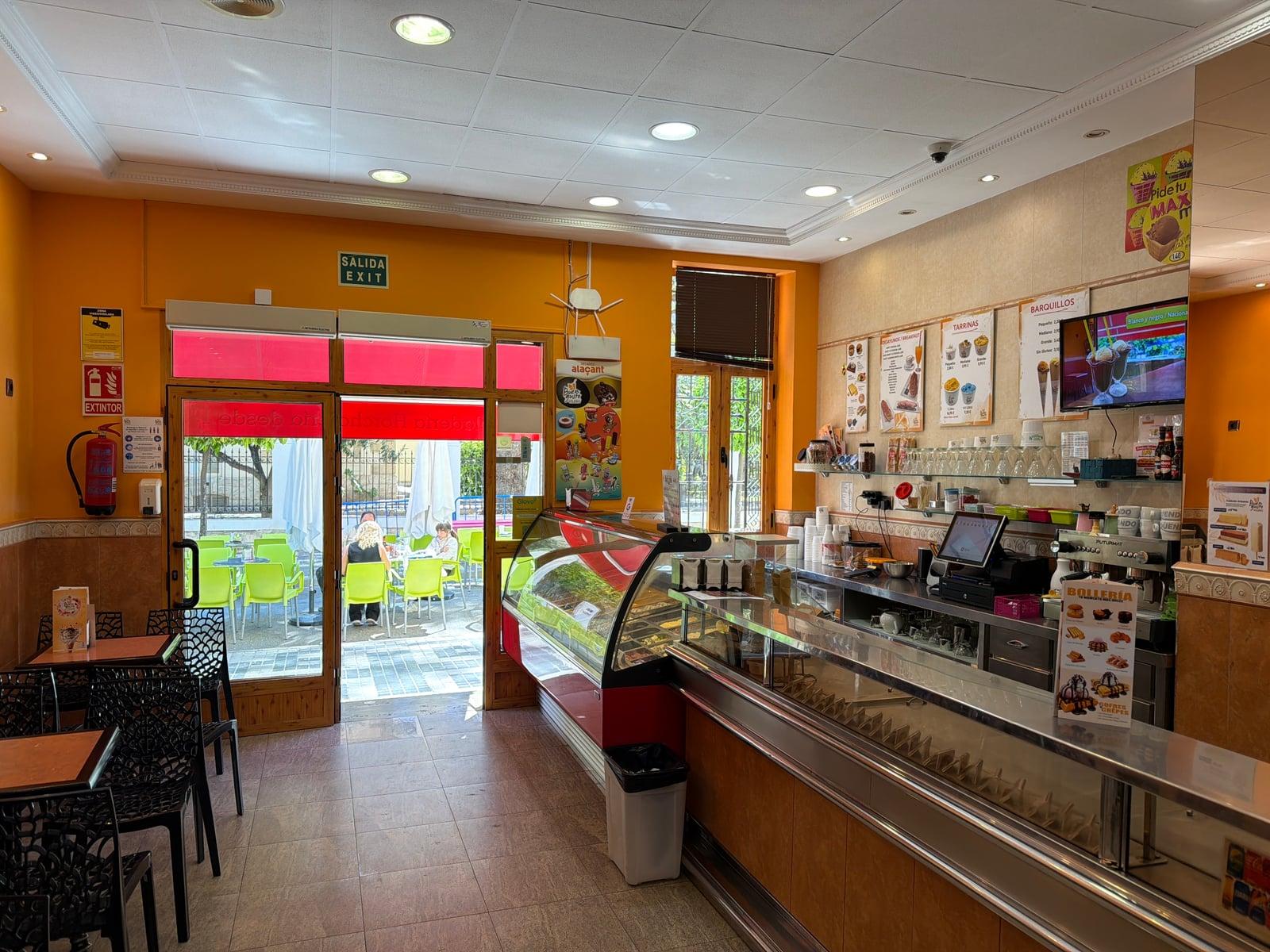 Heladería Horchatería El Buen Gusto Vilero - restaurante en Villajoyosa, Alicante, España