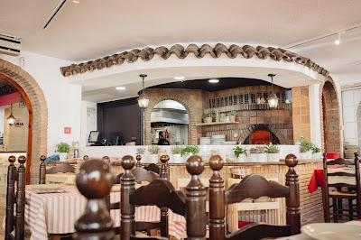 Restaurante Famiglia Napoletana - restaurante en La Pobla de Farnals