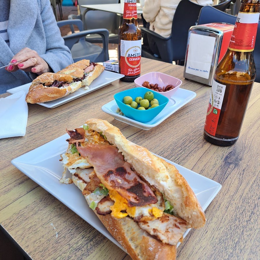 Cafetería Los Hermanos - restaurante en Alzira, Valencia, España