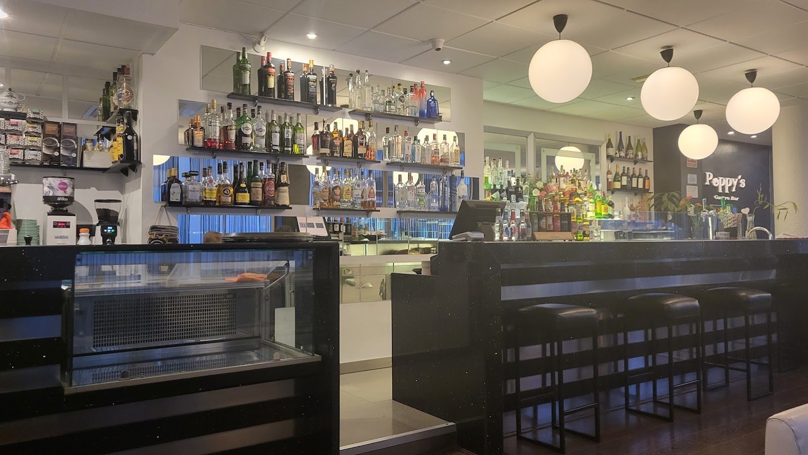 Poppy's - restaurante en La Ràpita, Tarragona, España
