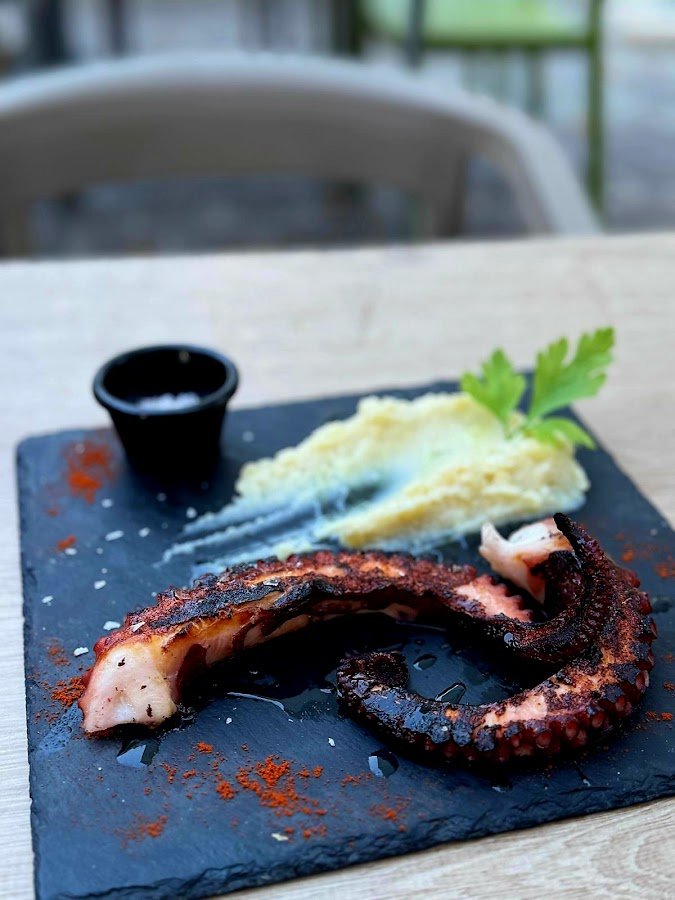 Taperia cocteleria LINA - restaurante en La Ràpita, Tarragona, España