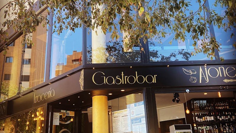 Ajonegro Gastrobar Arrocería - restaurante en Alicante, Alicante, España