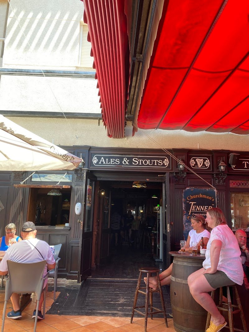 Alioth Irish Pub - restaurante en Orihuela Costa, Alicante, España