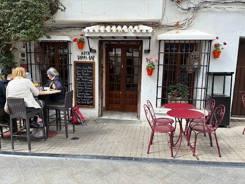 Arco Tapas Bar - restaurante en Marbella, Málaga, España