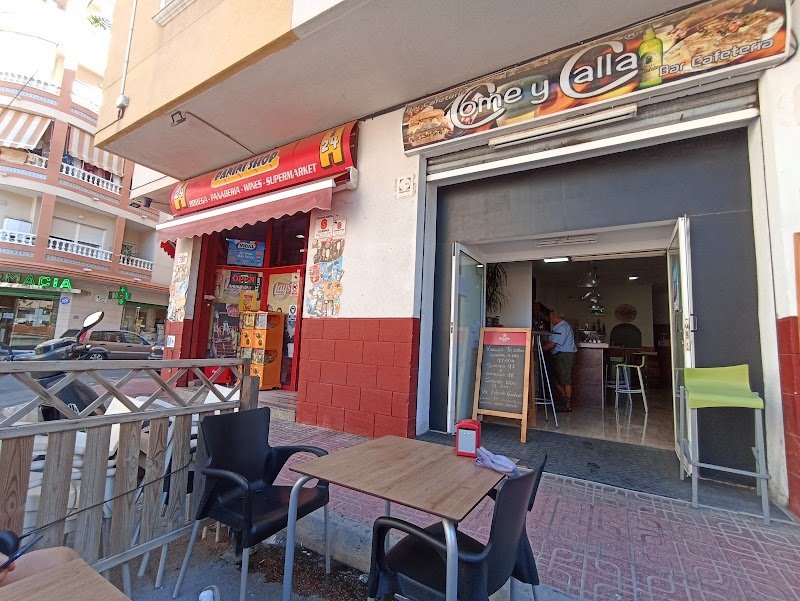 Bar Cafetería "Come y Calla" - restaurante en Torrevieja, Alicante, España