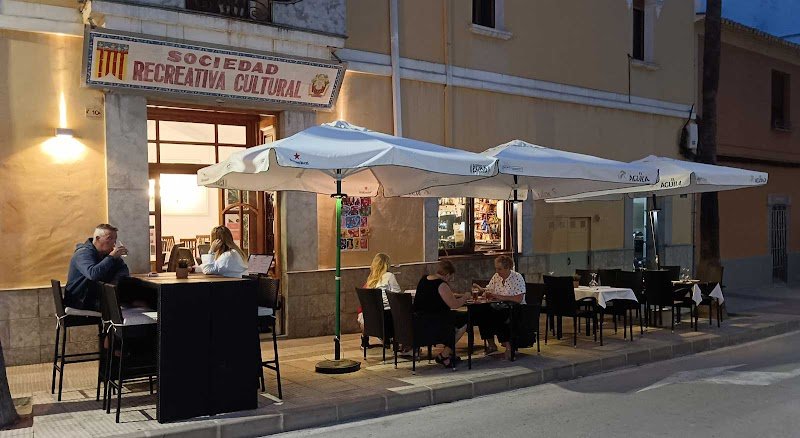 Bar Cafetería La Cultural - restaurante en Teulada, Alicante, España