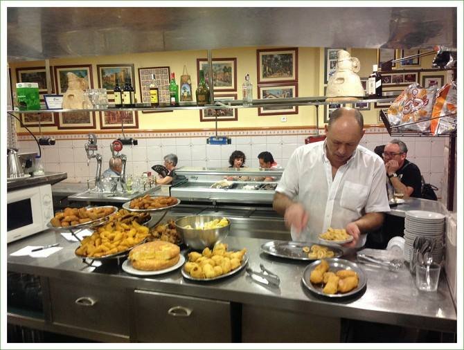 Bar El Palmeral y la Dama - restaurante en Elche, Alicante, España
