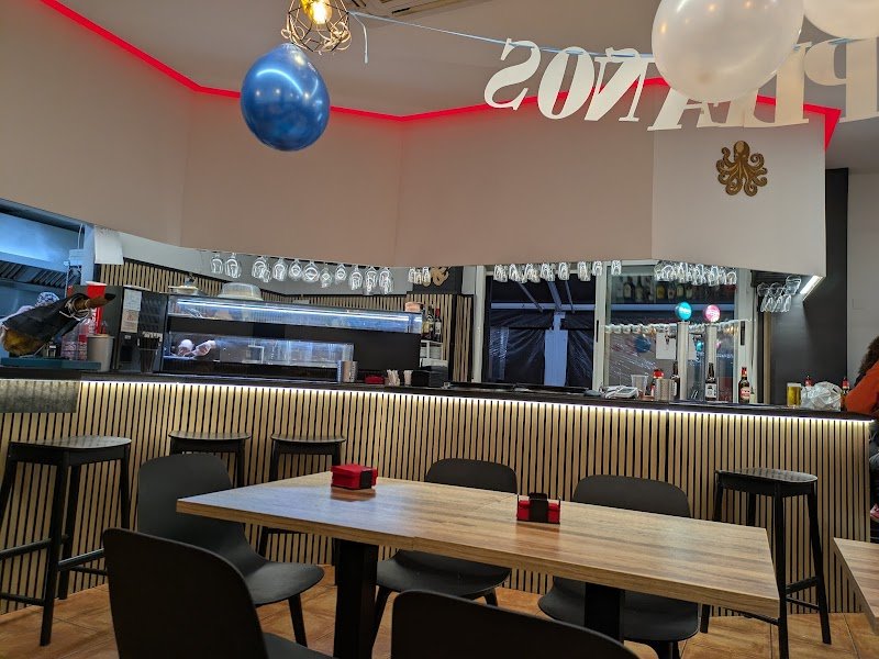 Bar El Rojo Cerveceria - restaurante en Torrevieja, Alicante, España