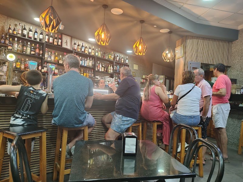 Bar-Restaurante Lo Manuel - restaurante en Torrevieja, Alicante, España