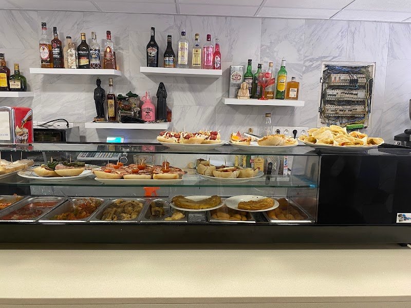 Bar restaurante Los Cazadores - restaurante en Elche, Alicante, España