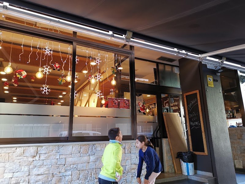 Bar Tapería El Barrio - restaurante en Villajoyosa, Alicante, España