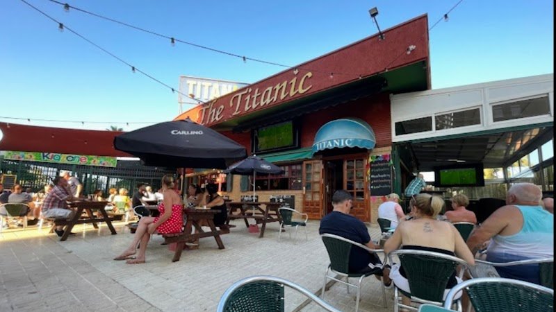 Bar Titanic - restaurante en Benidorm, Alicante, España