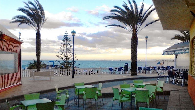 Bar Willy. Restaurante - restaurante en Pilar de la Horadada, Alicante, España