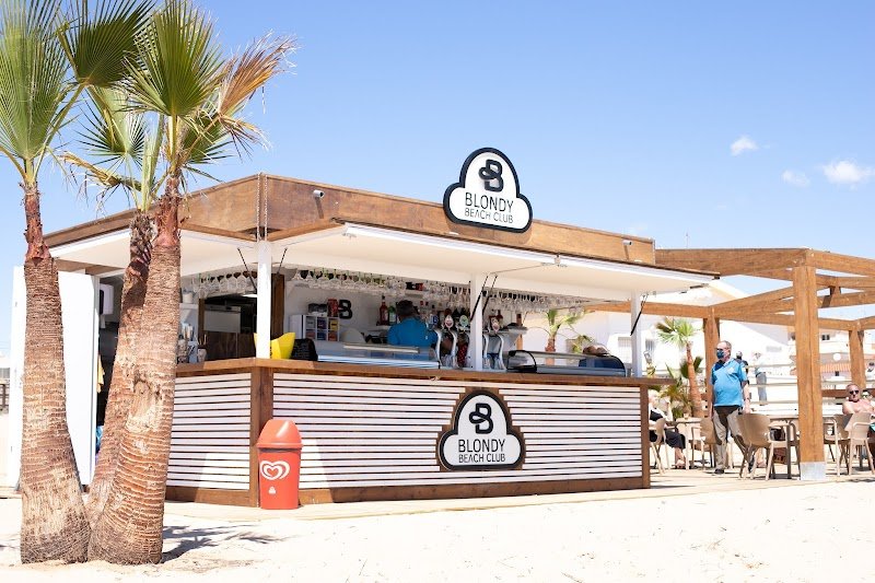 Blondy Beach Club - restaurante en Torrevieja, Alicante, España