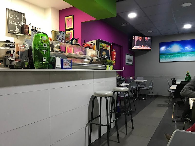 Bocatería Quin Café - restaurante en Burriana, Castellón, España