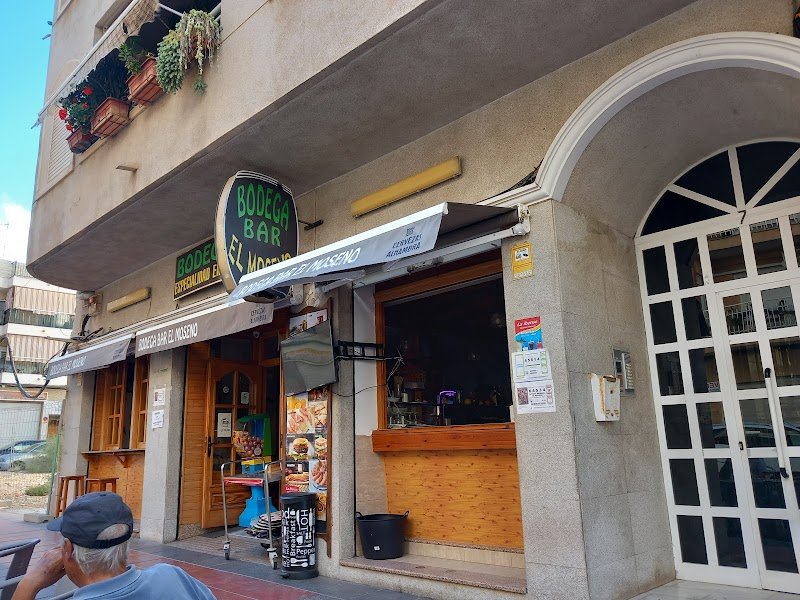 Bodega Bar El Moseno - restaurante en Guardamar del Segura, Alicante, España