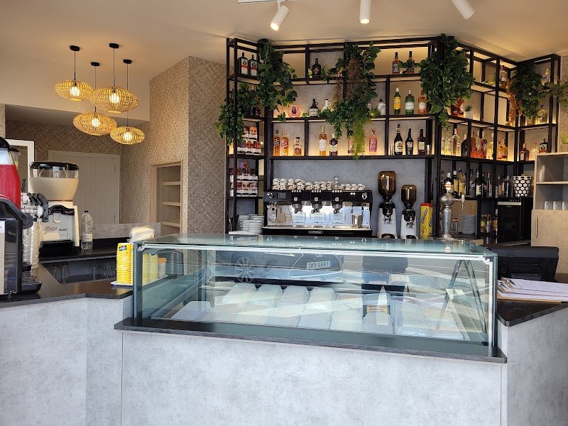 BOMBORA'S Arrocería Gastro-Heladería - restaurante en Burriana, Castellón, España