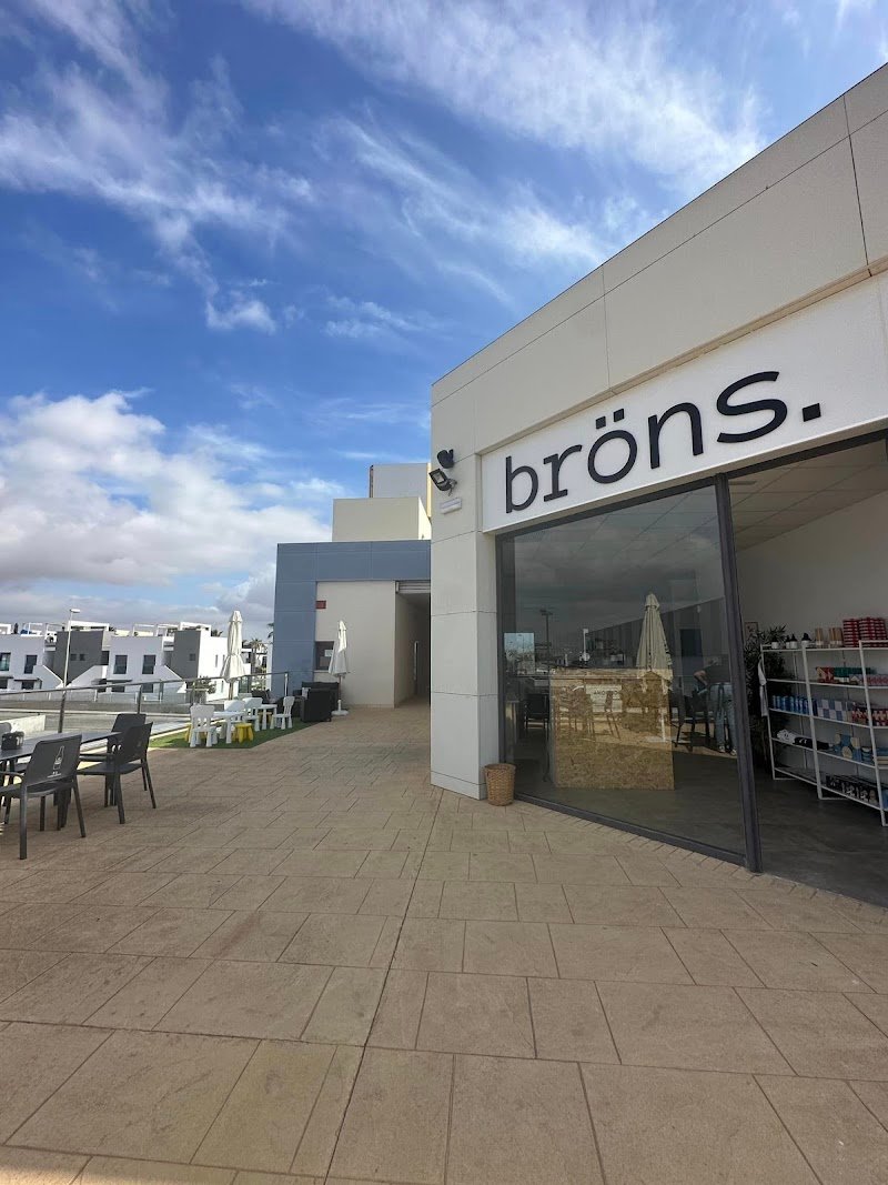 bröns. Breakfast & Lunch - restaurante en La Zenia, Alicante, España