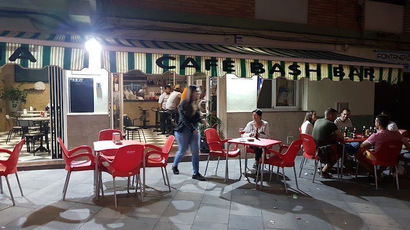 Cafe Bar Silvia - restaurante en Oliva, Valencia, España