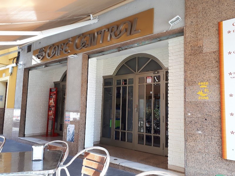 Café Central - restaurante en Guardamar del Segura, Alicante, España
