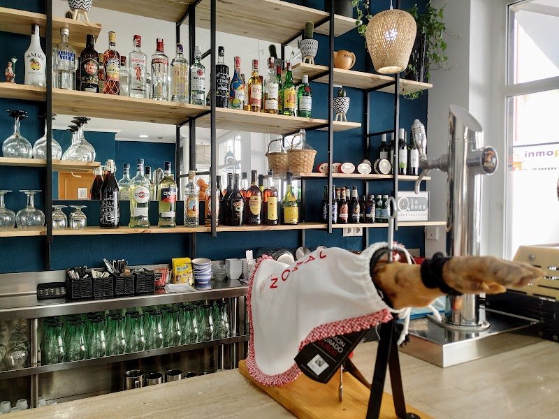 Cafetería Bar La Hora - restaurante en El Campello, Alicante, España