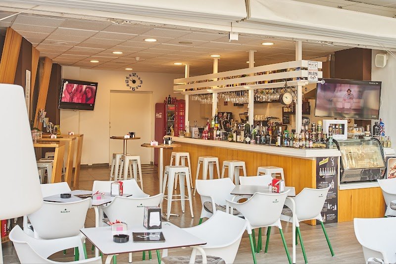 Cafeteria Bonjour Lounge & Bar - restaurante en Benidorm, Alicante, España
