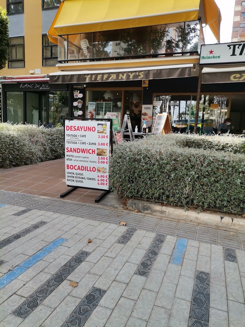Cafetería Tiffany's - restaurante en Benidorm, Alicante, España
