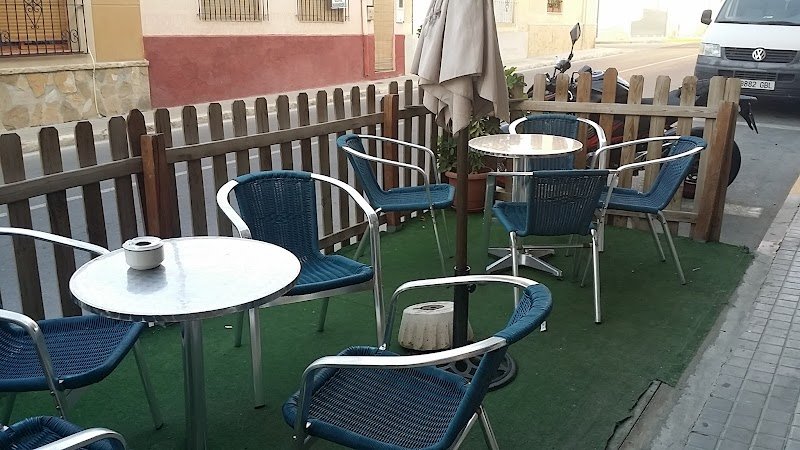 Cafetería y Despacho de Pan 'La Creu' - restaurante en El Campello, Alicante, España