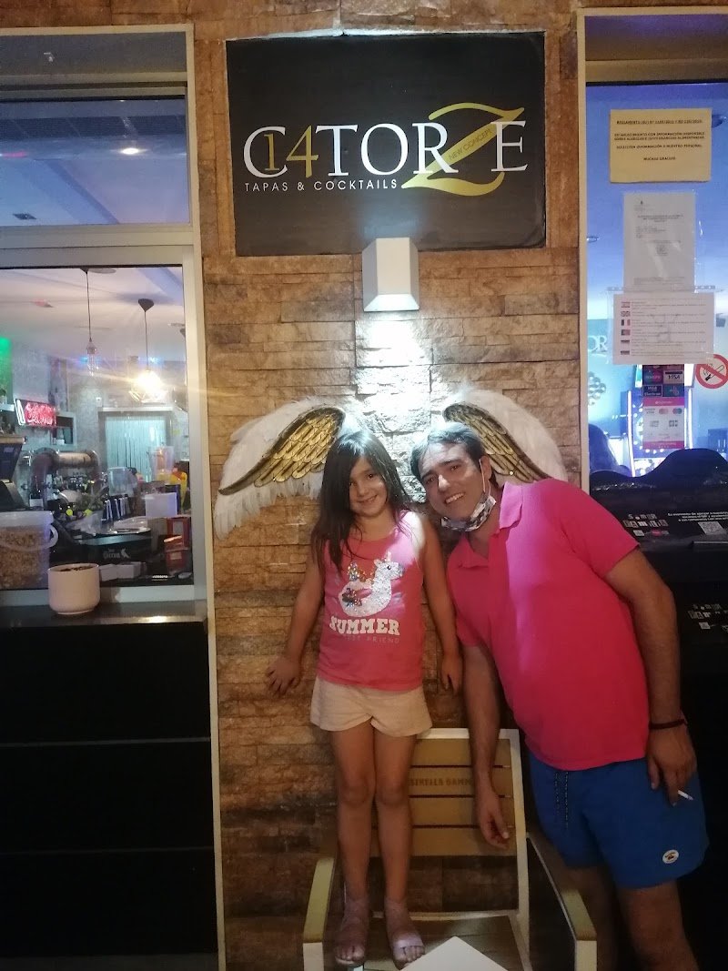 CATORZE TAPAS & COCKTAILS - restaurante en Gandía, Valencia, España
