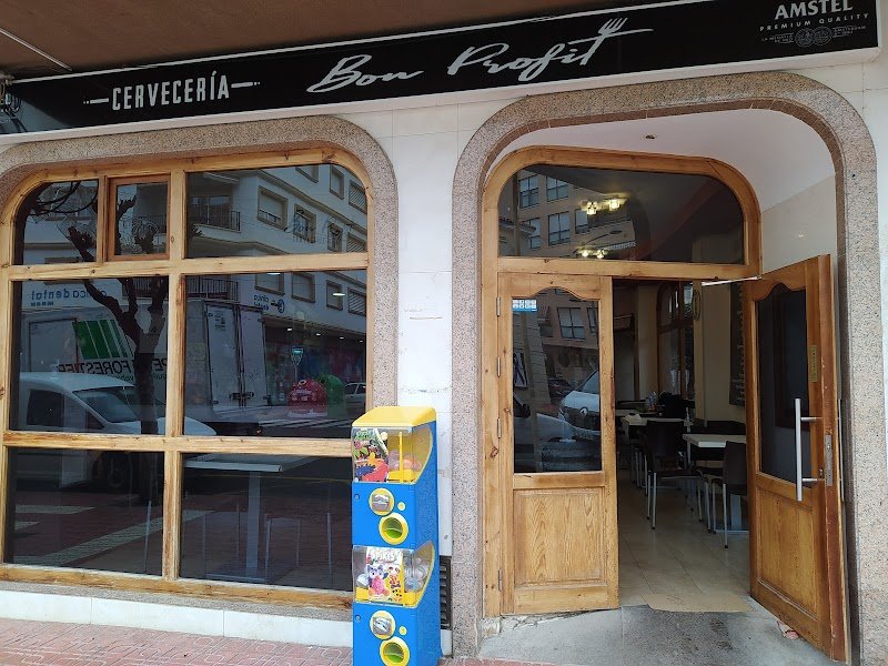 Cervecería Bon Profit - restaurante en Mutxamel, Alicante, España