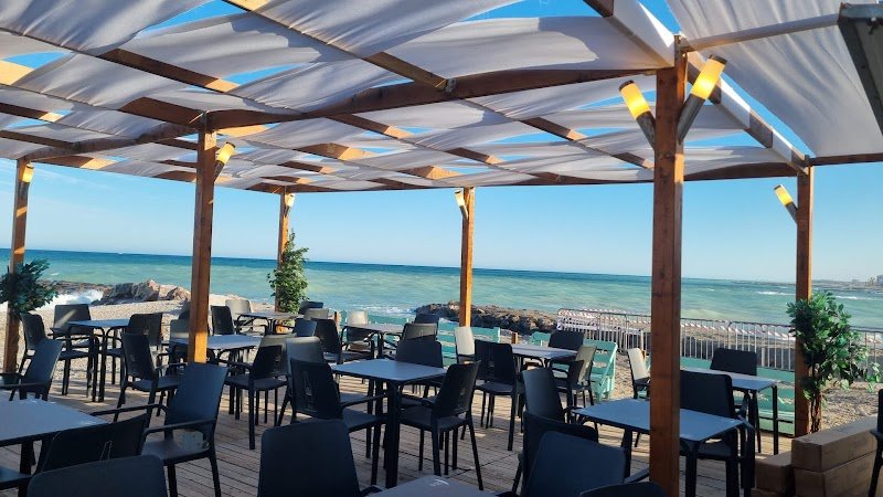 Chiringuito Lobbito Beach - restaurante en Nules, Castellón, España