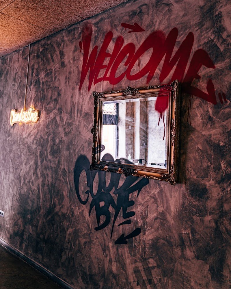 CLANDESTINE URBAN BAR - restaurante en San Vicente del Raspeig, Alicante, España