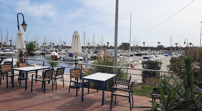 Club Náutico Guardamar - restaurante en Guardamar del Segura, Alicante, España