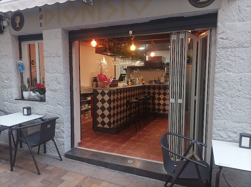 Dionisio bar. - restaurante en Benidorm, Alicante, España