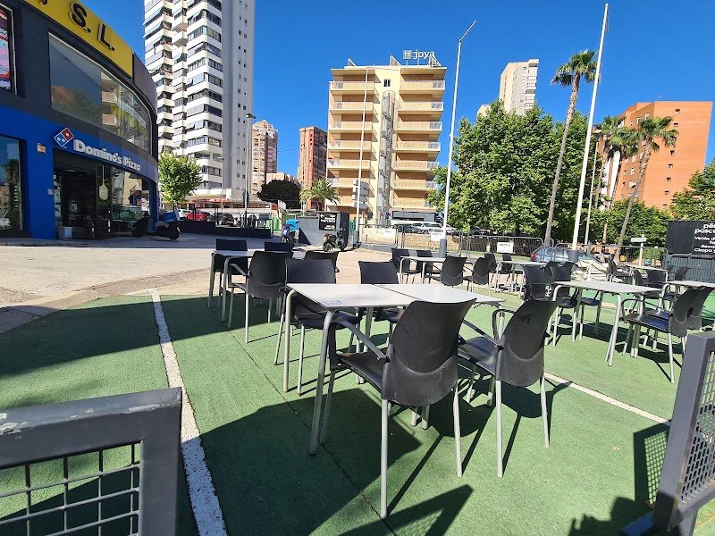 Domino's Pizza - restaurante en Benidorm, Alicante, España