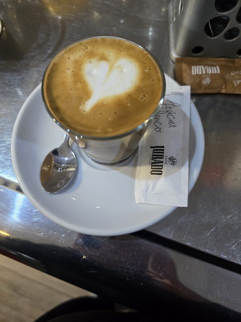 El Teatro - bar/cafetería - restaurante en Torrevieja, Alicante, España