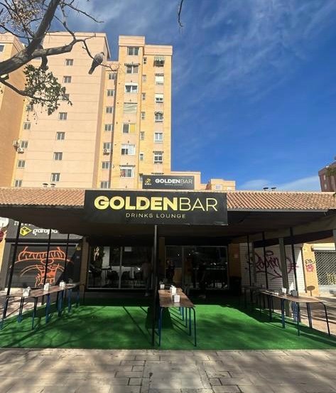 Golden Bar Playa - restaurante en Alicante, Alicante, España