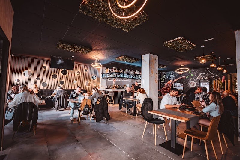 GÜEST Restaurante - Gastrobar - restaurante en Torrevieja, Alicante, España