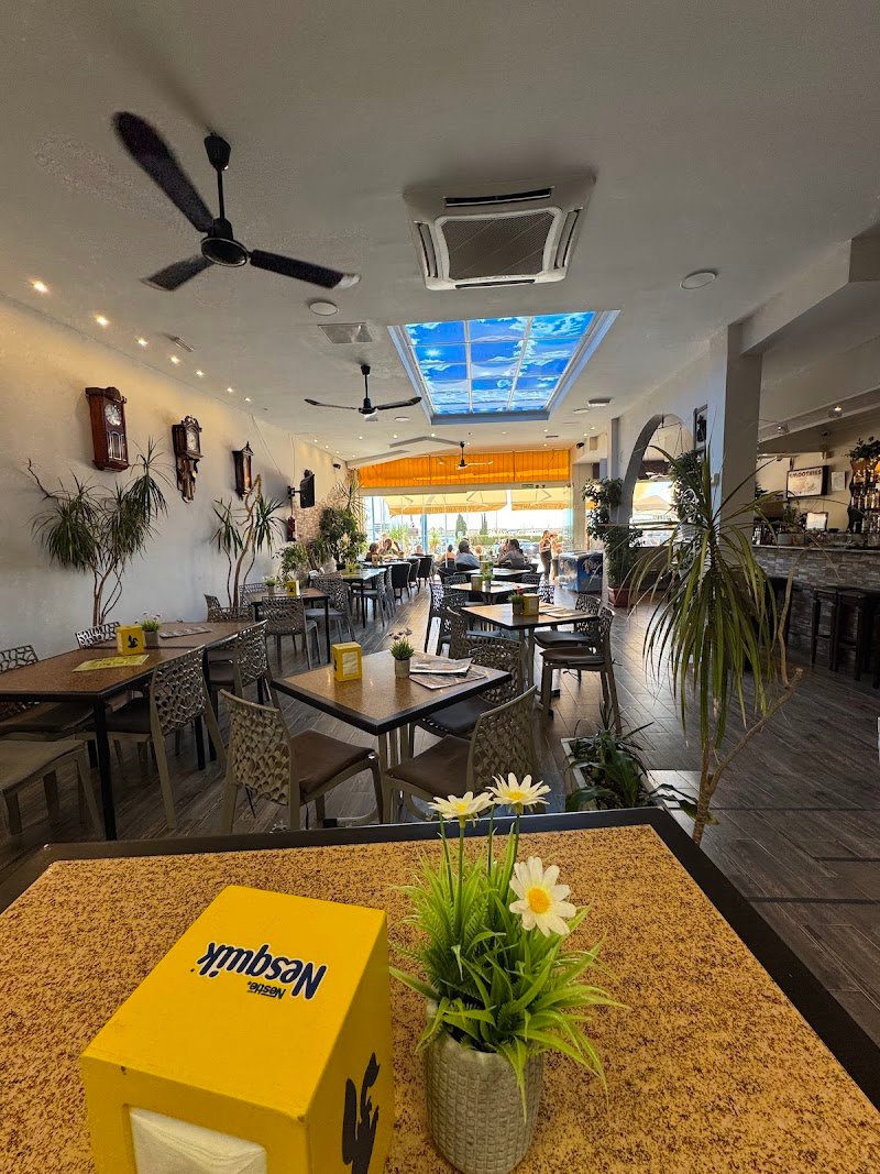 HELADERÍA CAFÉ OLÉ - restaurante en Calpe, Alicante, España