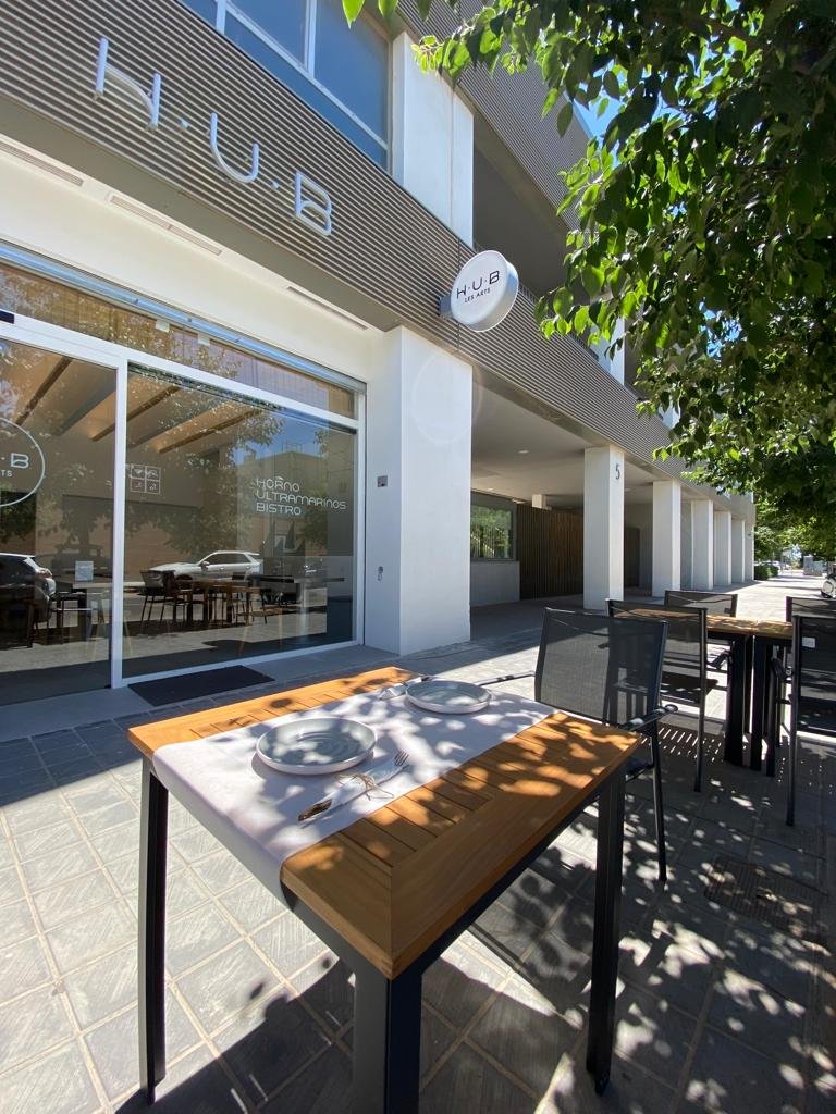 HUB Les Arts - Bar junto al Roig Arena - restaurante en Valencia, Valencia, España