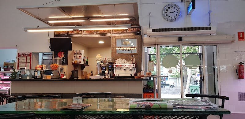 Jamonería Navalón, Charcutería y Cafetería - restaurante en Oliva, Valencia, España