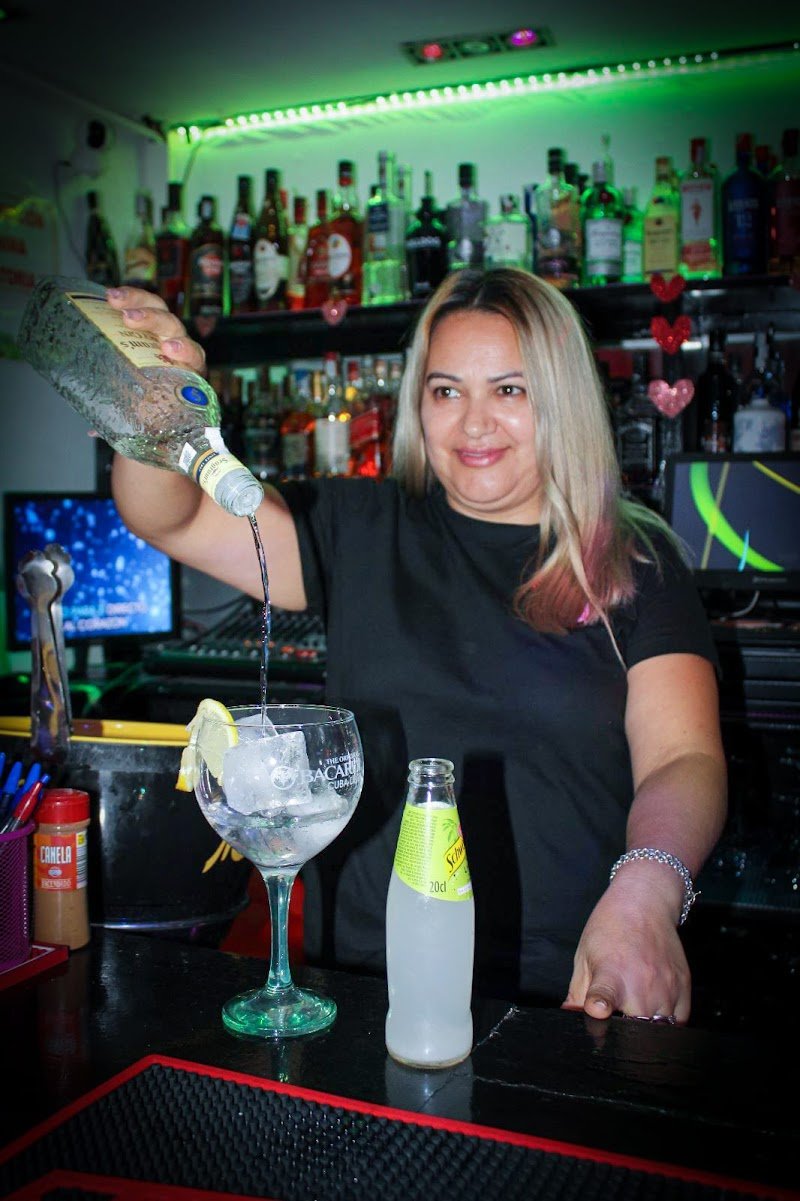 Karaoke Decibelios Santa Pola - restaurante en Santa Pola, Alicante, España