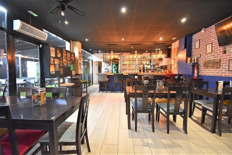 Kelly's Bar and Grill - restaurante en La Zenia, Alicante, España