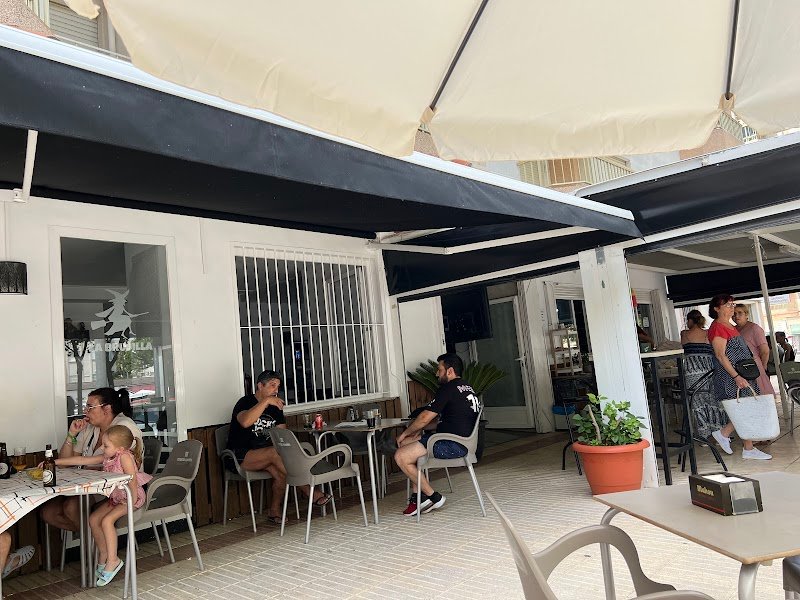 La Brujilla Cafeteria Bar - restaurante en Gandía, Valencia, España