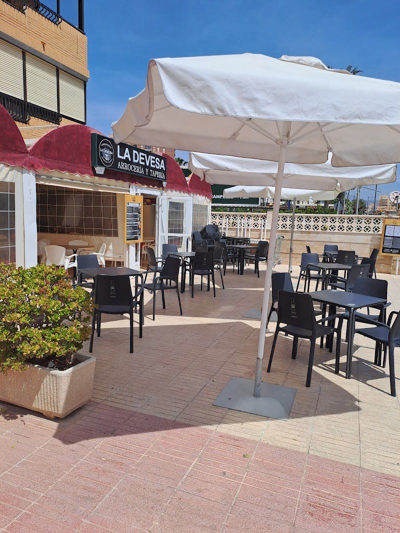 LA DEVESA ARROCERIA Y TAPERIA - restaurante en El Campello, Alicante, España