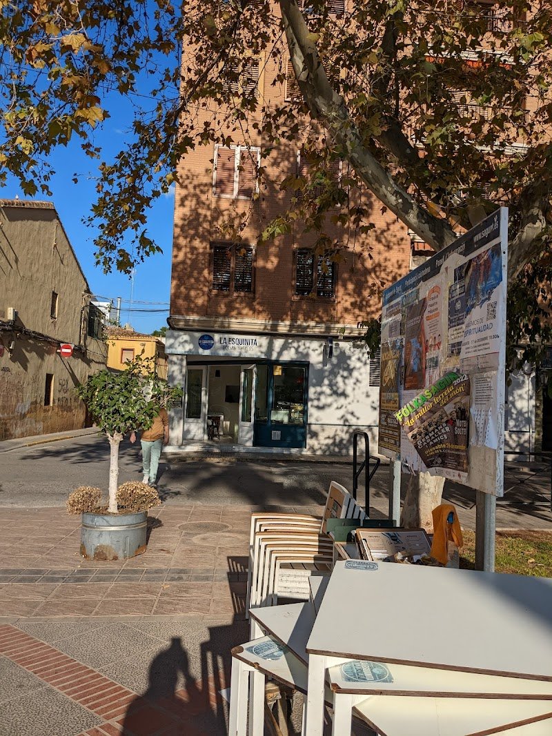 La Esquinita Vinos y Tapas - restaurante en Sagunto, Valencia, España